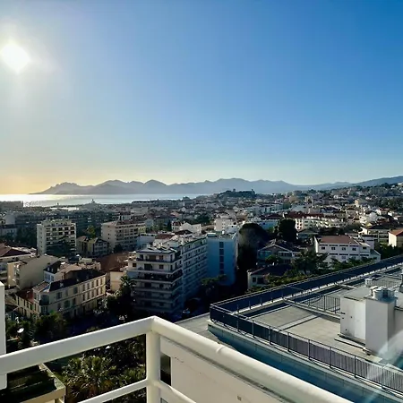 2 Bedroom Sea View Gallia Centre Parking Апартаменты