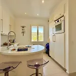 Appartamento 2 Bedroom Sea View Gallia Centre Parking