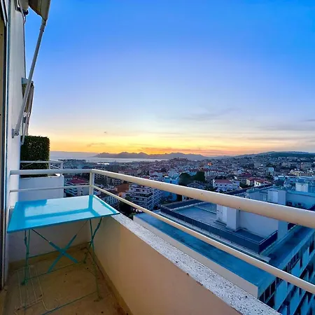 2 Bedroom Sea View Gallia Centre Parking Apartment Cannes